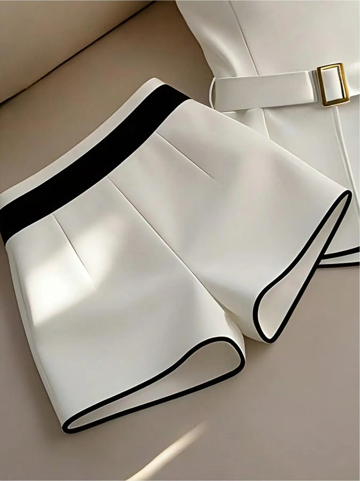 Women's Elegant Colorblock Top & Skinny Shorts Set, Perfect for Evening Date, Office and Daily Wear, Stylish and Comfortable Womenswear