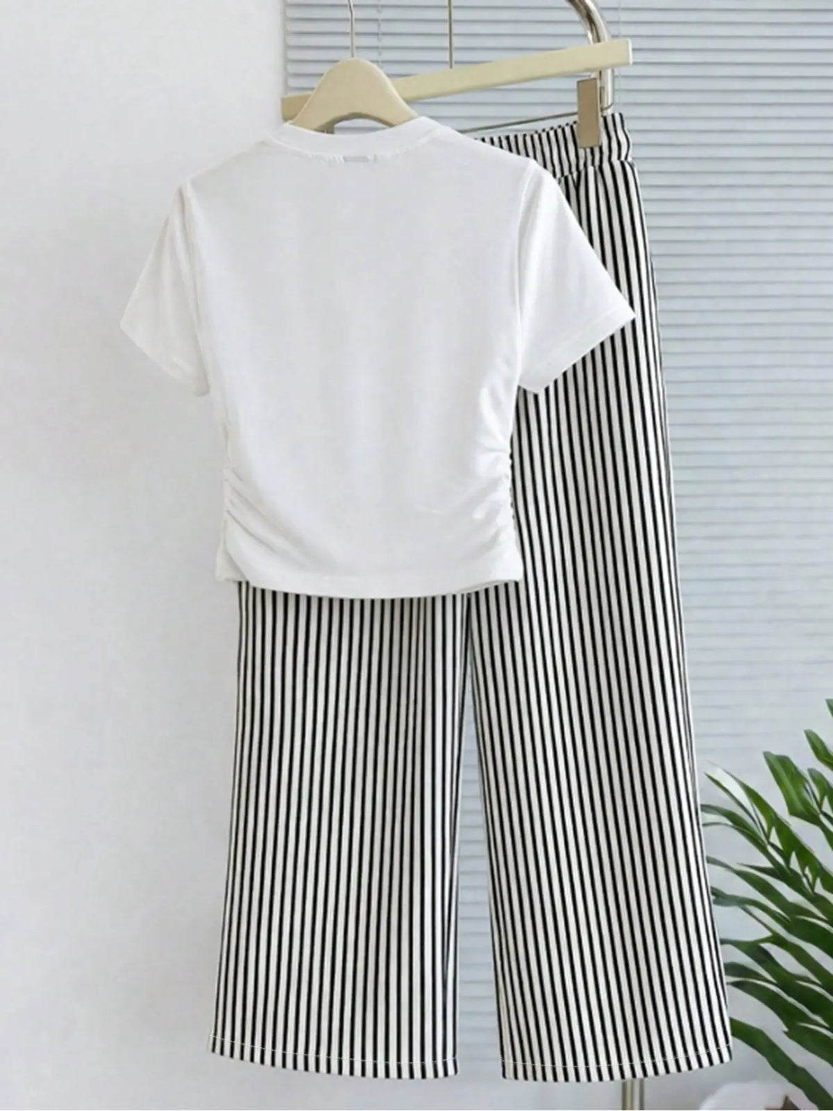 Women's Simple Fashion Fitted T-Shirt & Straight Striped Shorts, Casual Style Womenswear for Outdoor, Home, Hiking, Camping and Travel Stripe Set