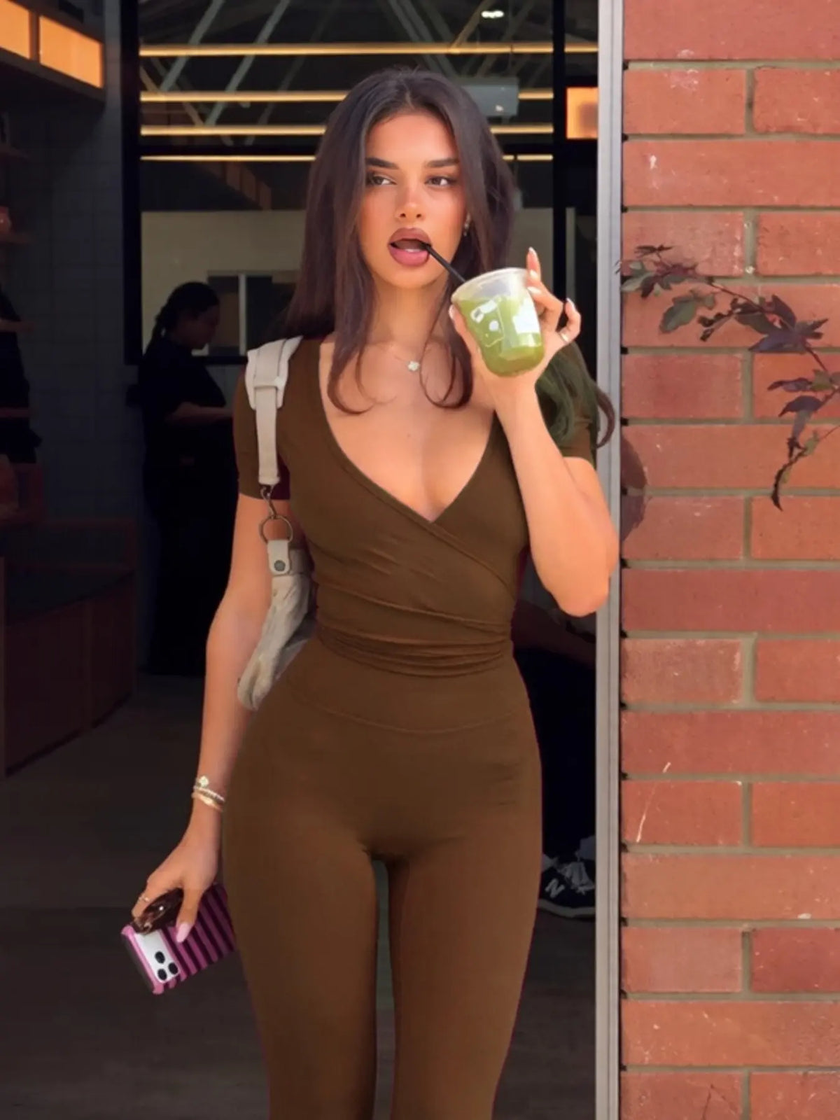 Stylish Women's V-Neck Top and Pants Set, Casual Chic Set, Comfortable Casual Wear, Perfect for Daily & Casual Occasions