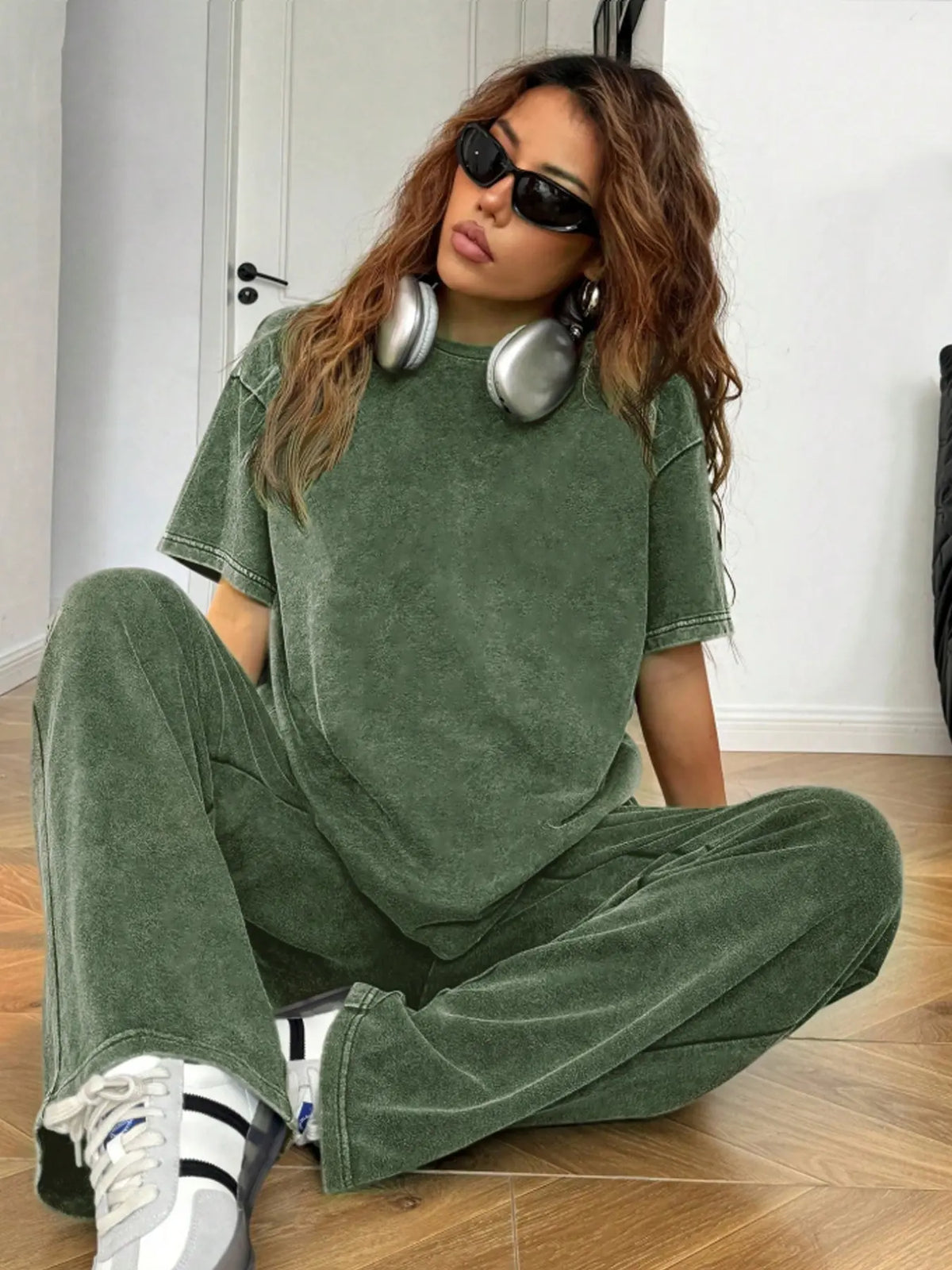 Women's Basic Casual Everyday Acid-Wash Vintage Street-Style Soft Cotton Two-Piece Set, Loose-Fit Round-Neck Short-Sleeve T-Shirt and Wide-Leg Pants